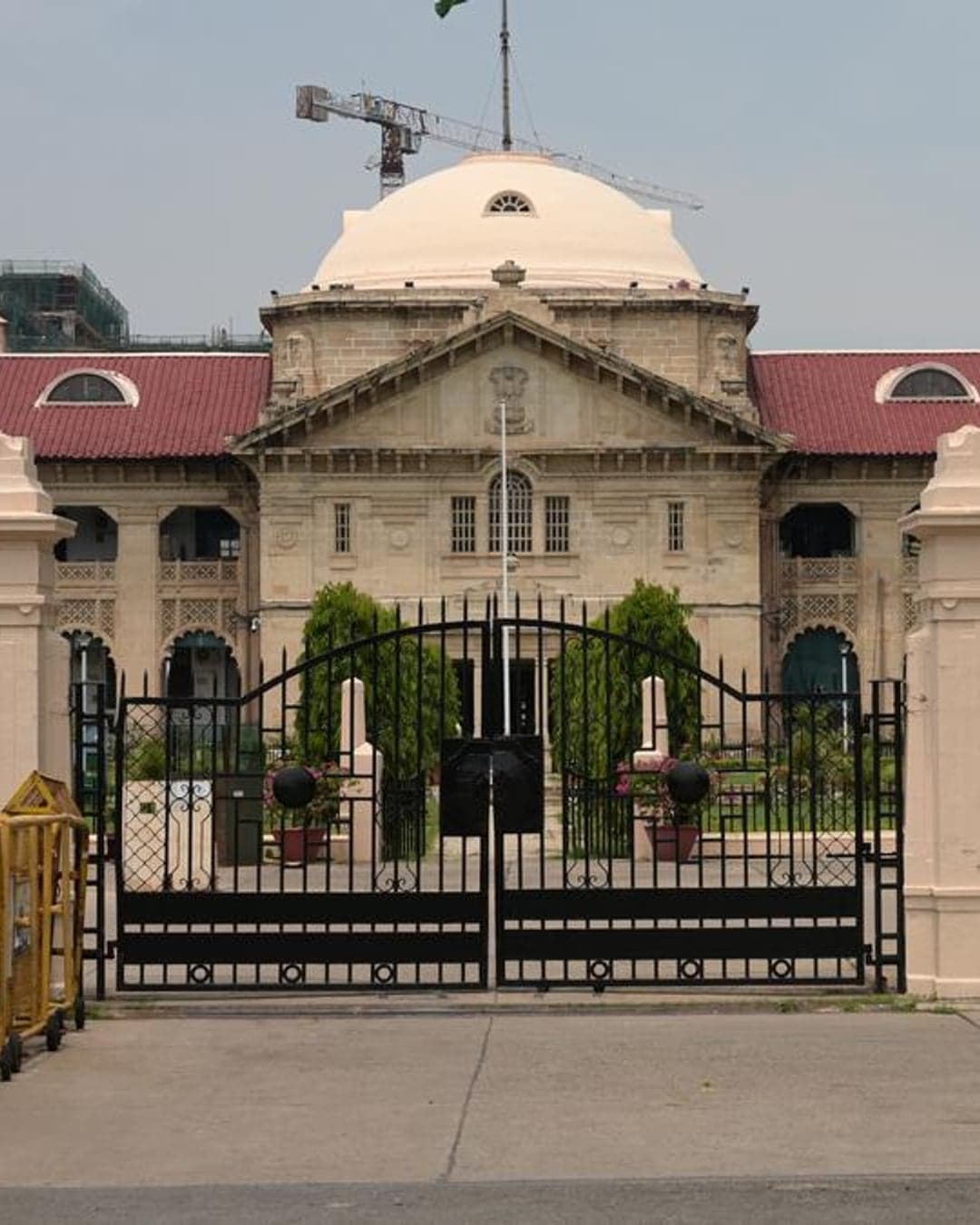 🇮🇳 Allahabad HC issues notice to Union government, state and ASI on dilapidated condition of various heritage sites in U.P.

📰 Source: The Hindu
#IndiaNews #BreakingIndia #NewsIndia